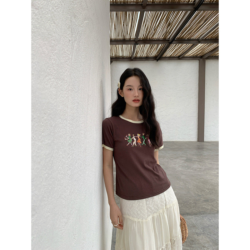 Chic Shoulder Embroidery Abstract Design Contrast Short Sleeve T-Shirt