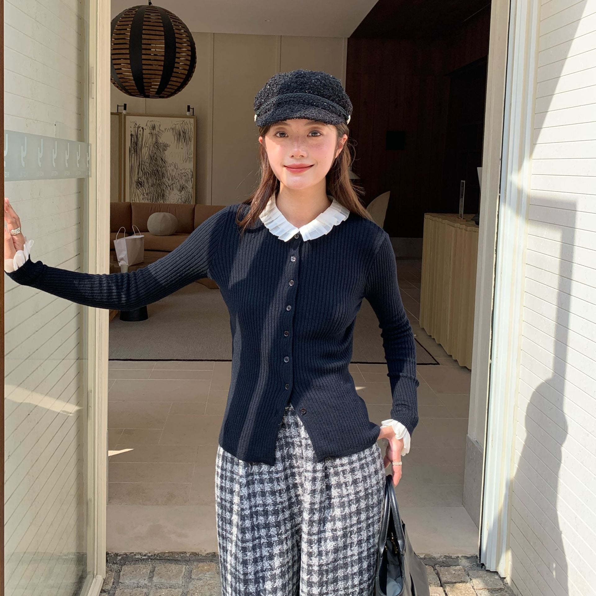 Sweet age-reducing pit strip fungus edge knitted cardigan sweater