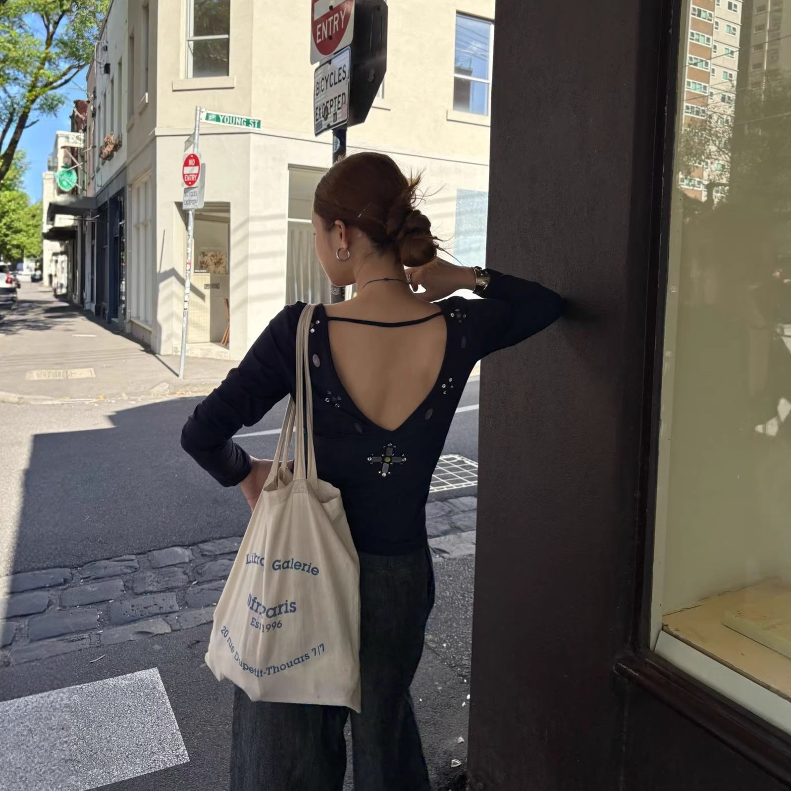 Backless sexy slim-fitting long-sleeved top