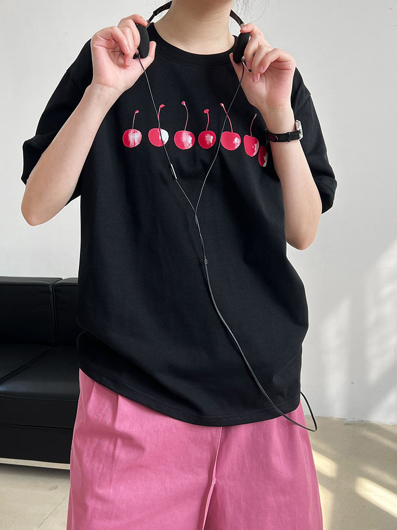 American age-reducing cherry print T-shirt