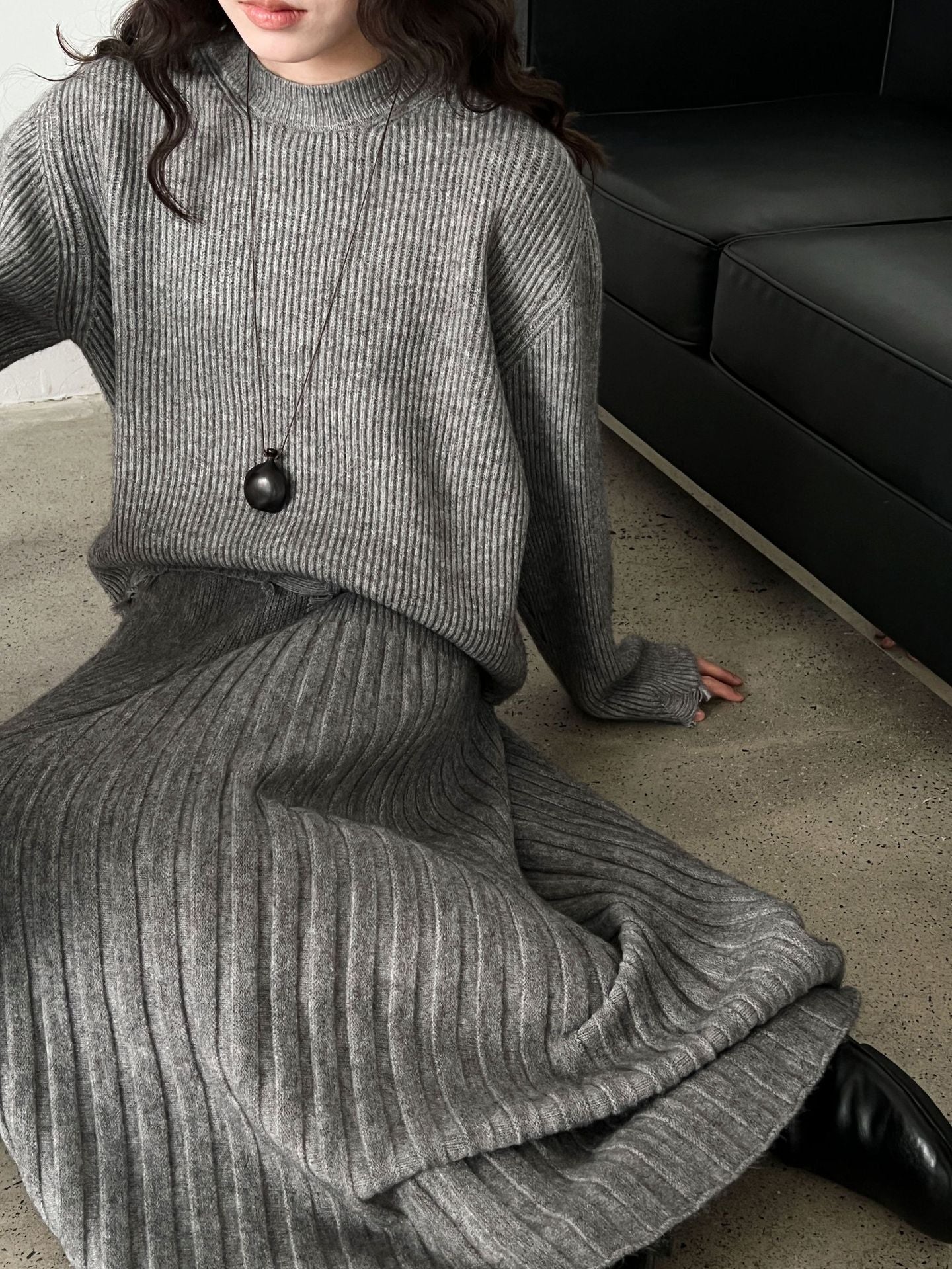 Korean lazy style crew neck knitted sweater + high waist and thin pleated skirt women's autumn and winter suit