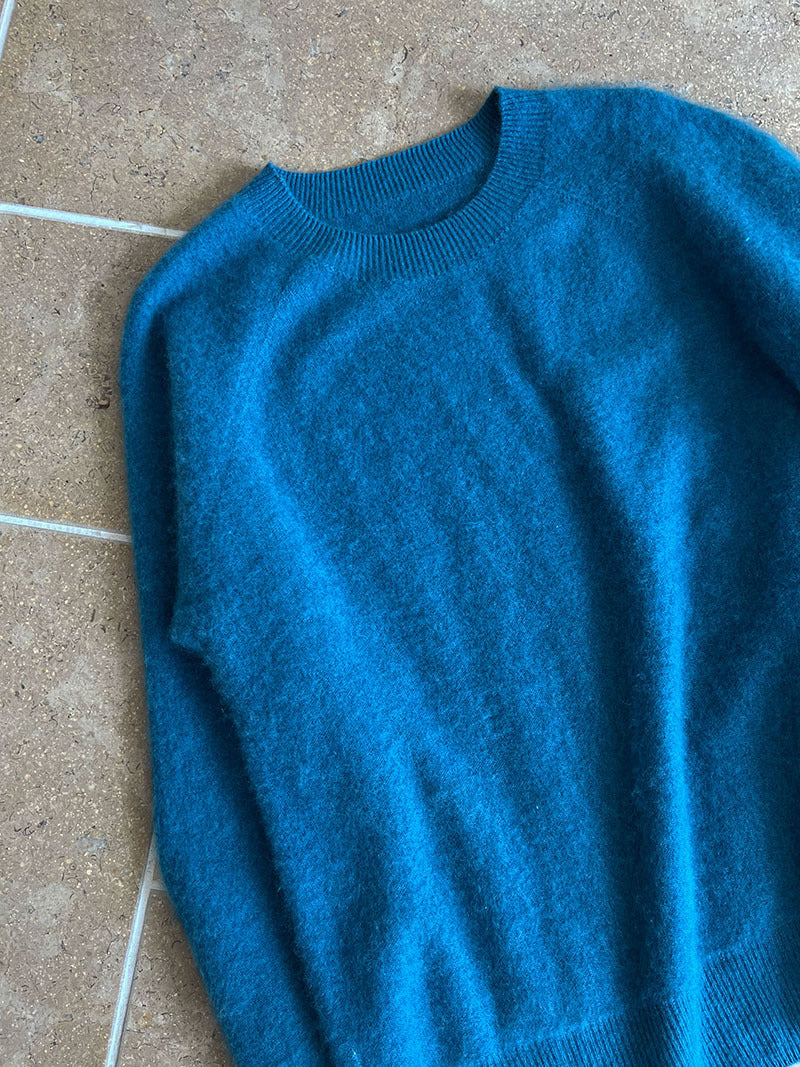 Soft and waxy fluffy crew neck solid color wool sweater women's winter new style with casual lazy top