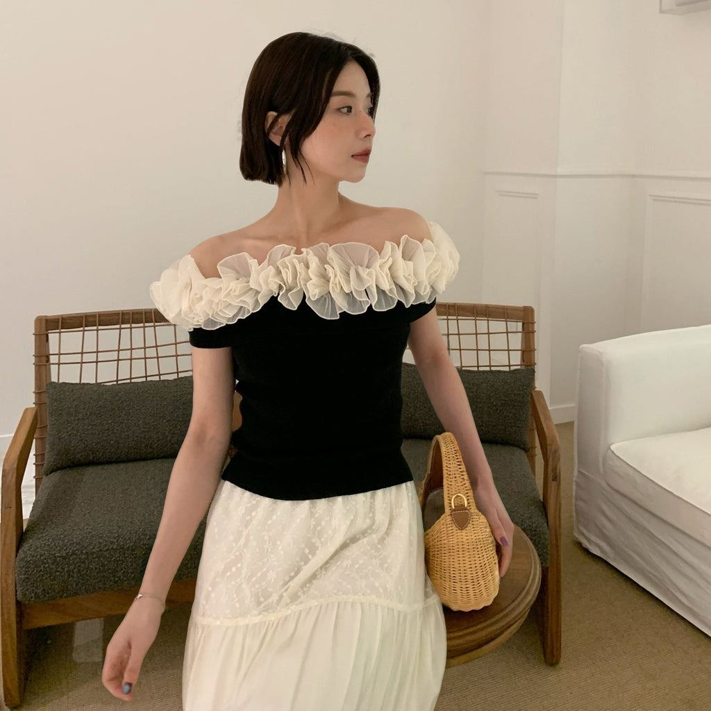 Sweet contrasting lotus leaf lace one-word shoulder short-sleeved t-shirt