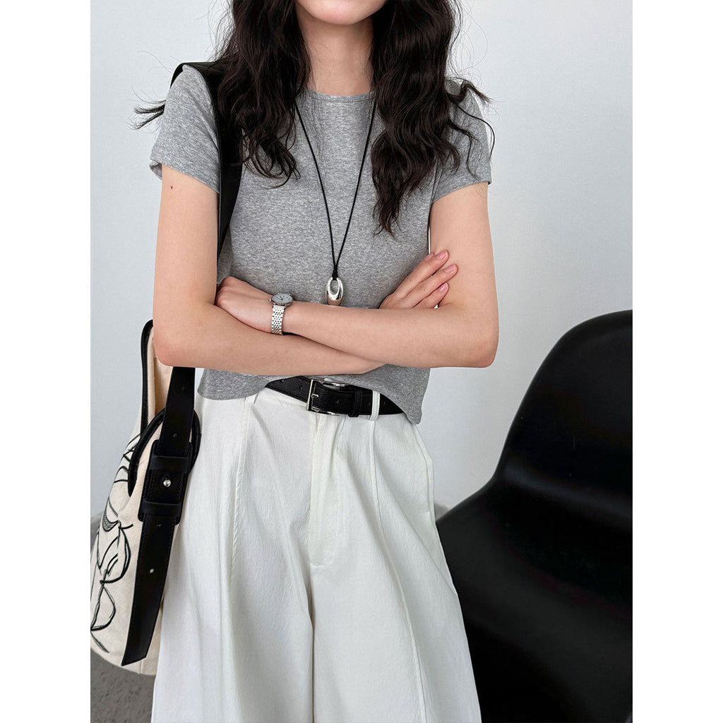Simple cool basic base crew neck T-shirt