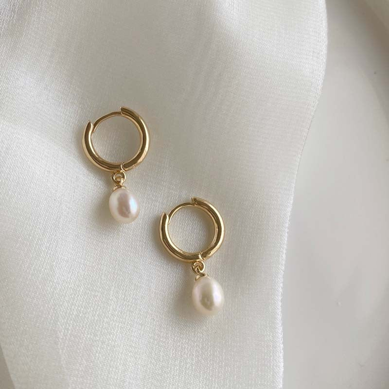 Fashion niche design freshwater pearl ear buckle earrings light luxury pendant earrings