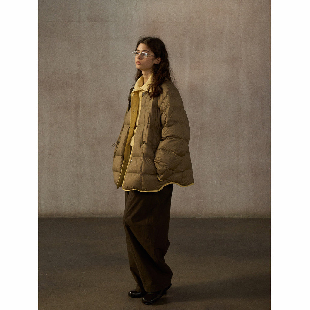 Simple and rich contrasting colors, two-sided wear, round neck loose and thin, warm down jacket