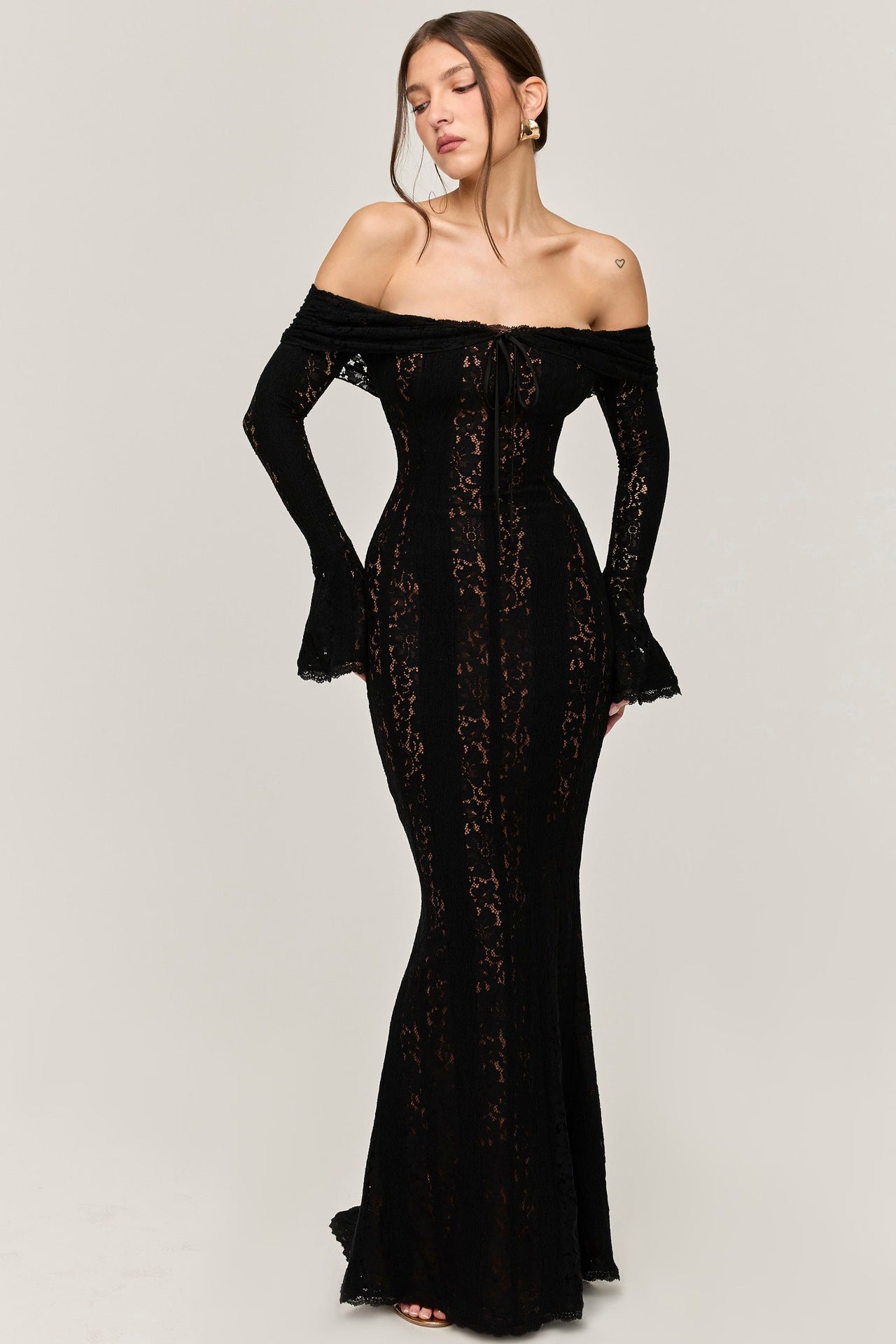 New sexy one-word shoulder lace dress temperament tube top long dress slim fishtail dress