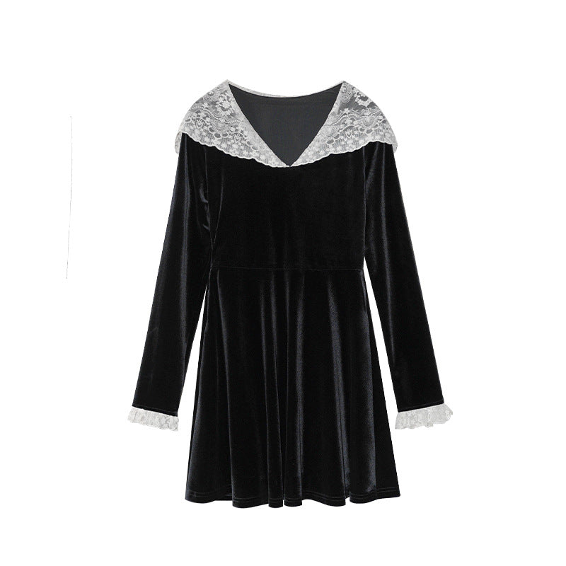 Wear an age-reduced waist lace hooded velvet dress