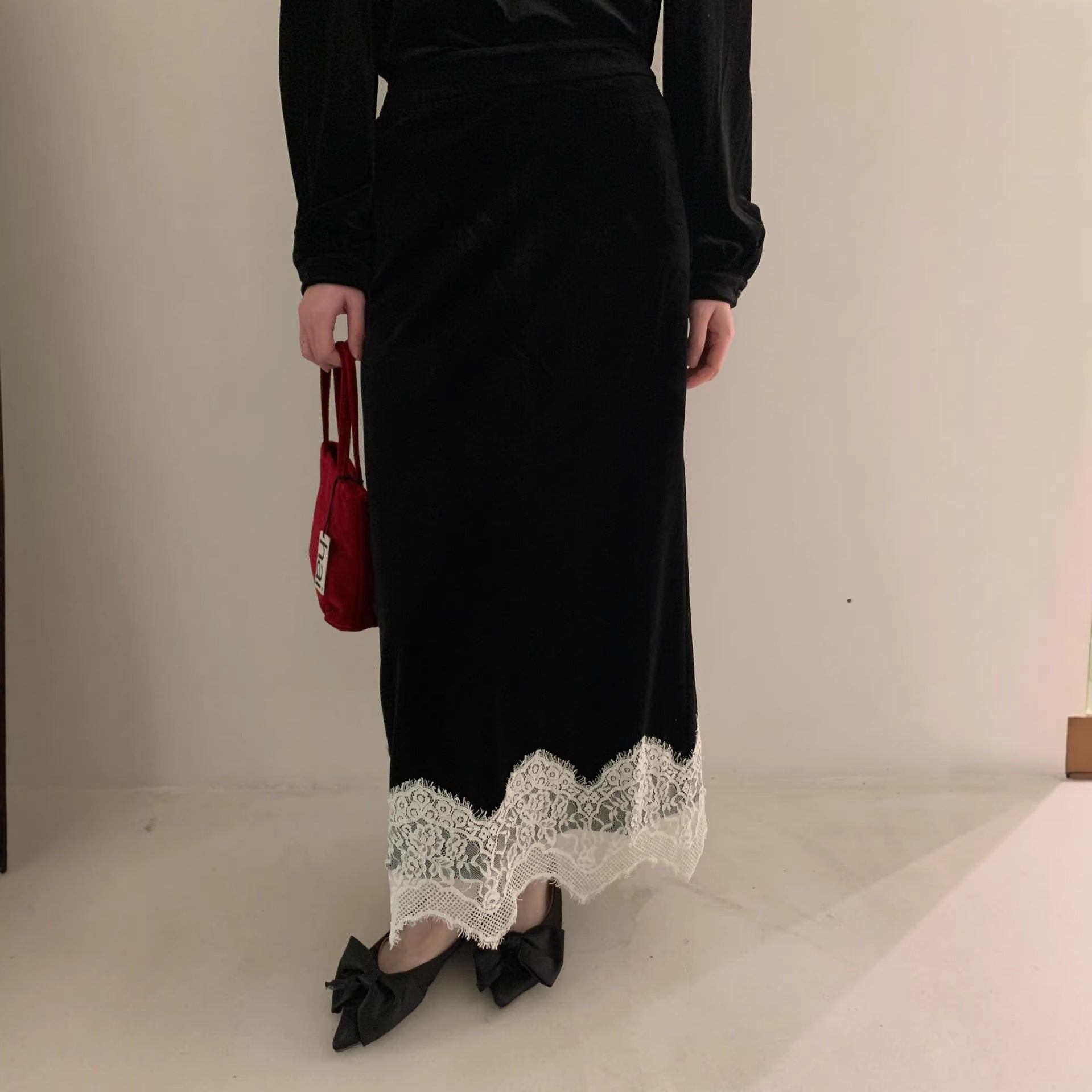 Hepburn retro lace stitching high waist velvet skirt