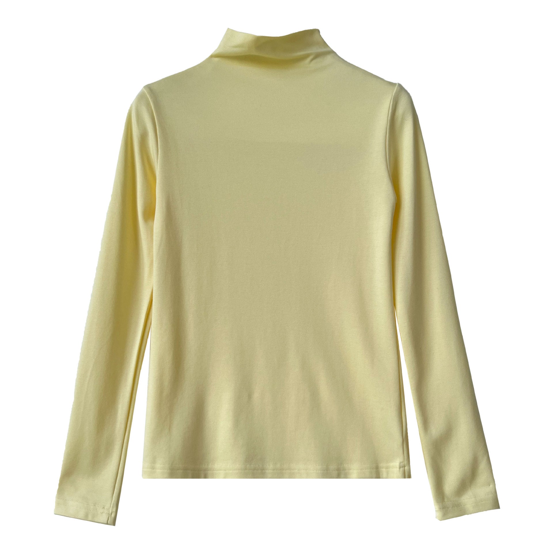 The new spring model is layered with a slim and simple inner soft waxy top