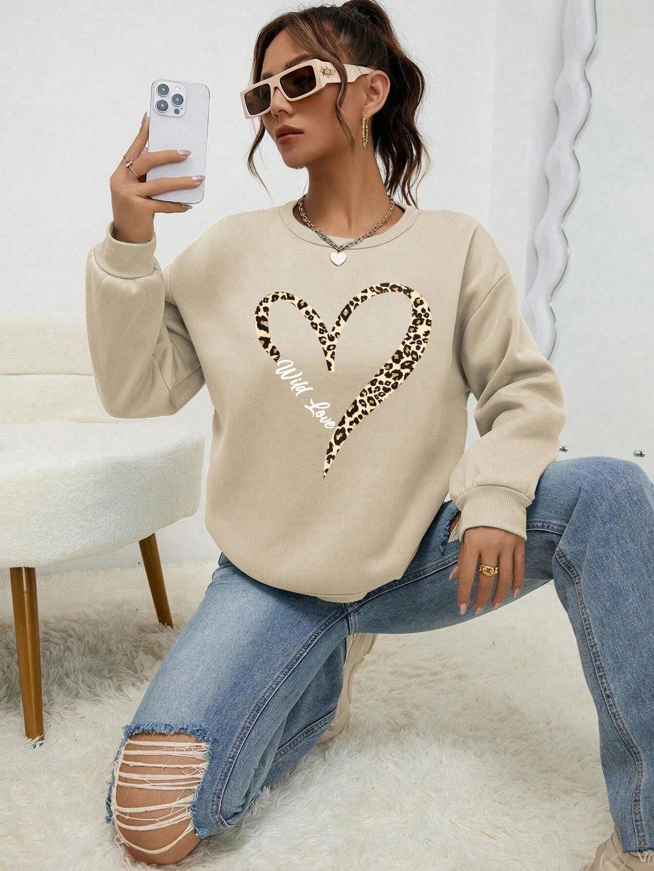 Round Neck Cartoon Print Sweatshirt Long Sleeve Loose Fit with Fur Liner