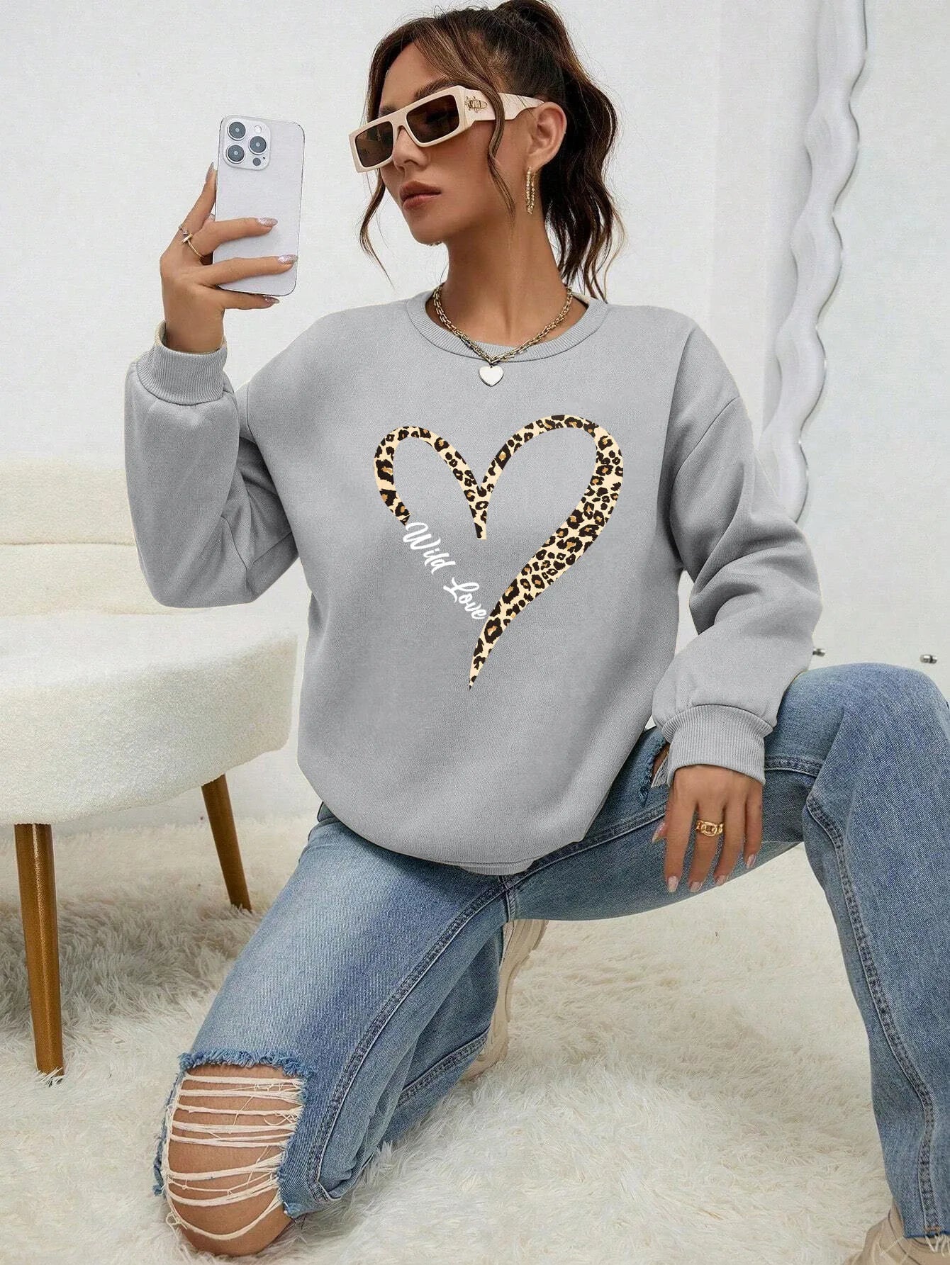 Round Neck Cartoon Print Sweatshirt Long Sleeve Loose Fit with Fur Liner